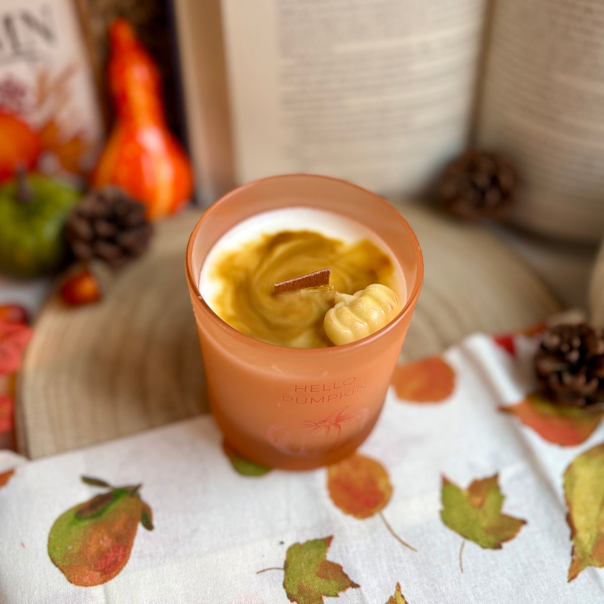 Hello Pumpkin · Vela premium