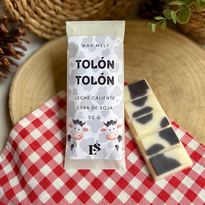 Wax melt formato tableta Tolón Tolón de Envela Studio con aroma a leche caliente y su packaging